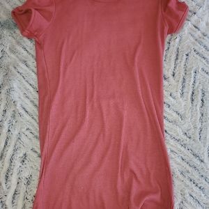 Form fitting long pink tee